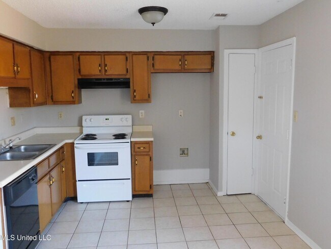 Photo - 5820 Briarwood Dr