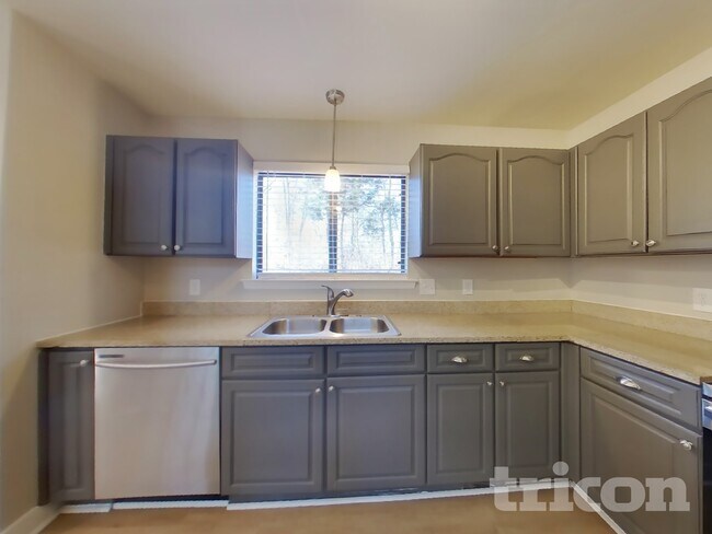 Photo - 2405 Ravine Dr