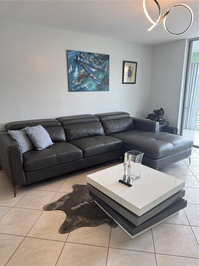 Photo - Furnished Modern 1-Bed Lake View Near Beac... Unit 4-3I