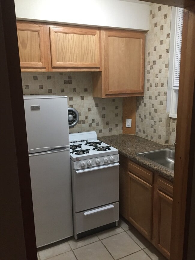 Photo - 2BR/1BA - East Campus - Swift access to Class! Water Included! AVAIL. NOW Unit 201