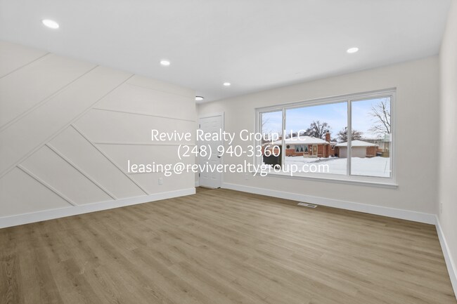 Photo - 32112 Pembroke St