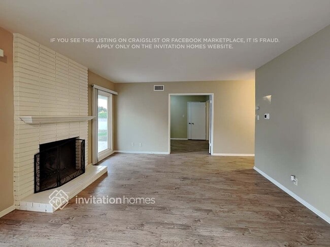 Photo - 2882 David St