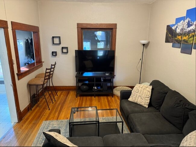 Photo - 371 S Franklin St House