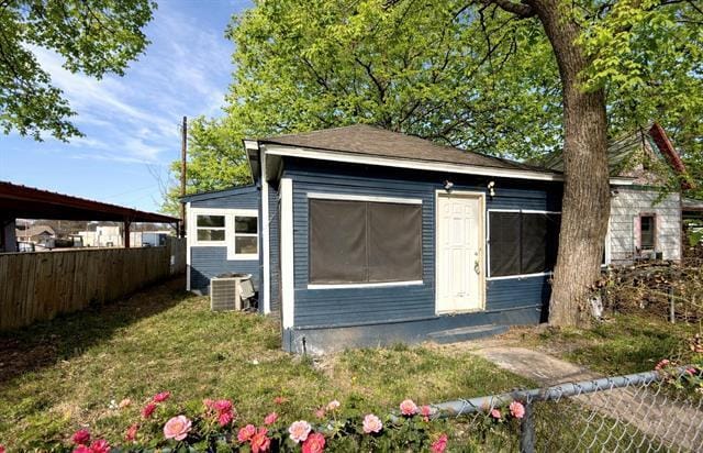 Photo - 727 W Day St