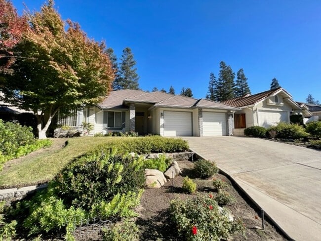 Beautiful 3 Bedroom Home Near WoodWard Lake! - Beautiful 3 Bedroom Home Near WoodWard Lake!