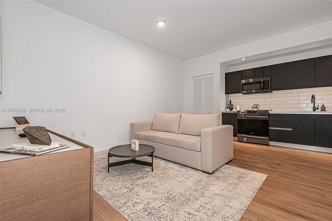 Photo - 398 NE 5th St Unidad 2415