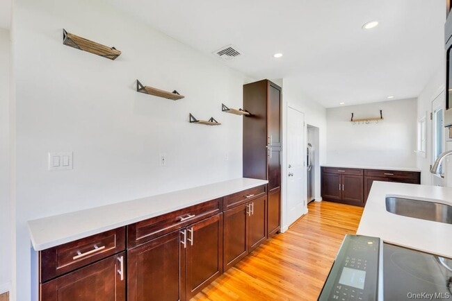 Photo - 3685 Prairie Path