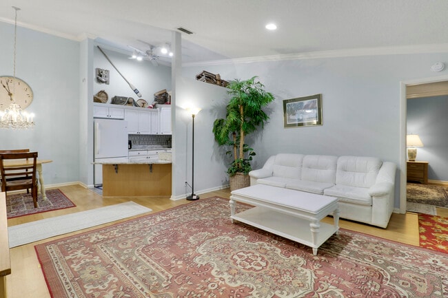 Building Photo - 6520 Chasewood Dr Unit H