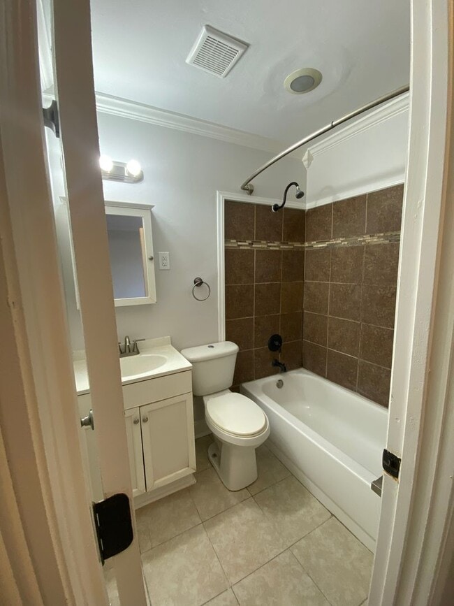 Photo - 1504 Oakwood Ave NE Unit 3