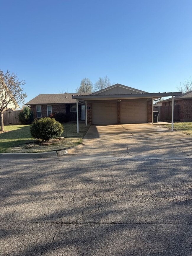 Building Photo - Fully Furnished & Move-In Ready in the Heart of Moore!