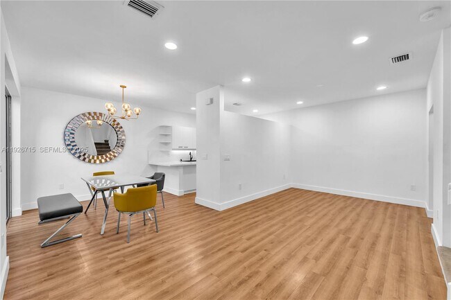 Photo - 1450 Weeping Willow Way