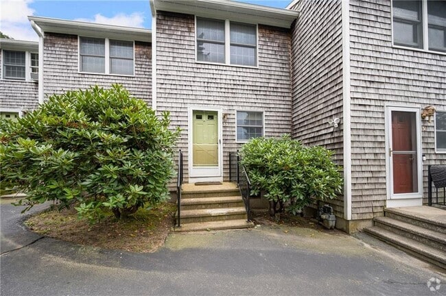 Building Photo - 33 Sakonnet E Rental