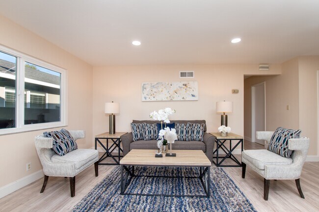 Photo - 956 W Hacienda Ave