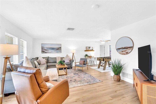2921 Captiva Dr