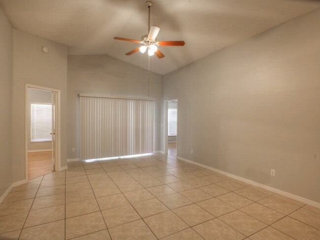 Photo - 1316 Whitewood Way