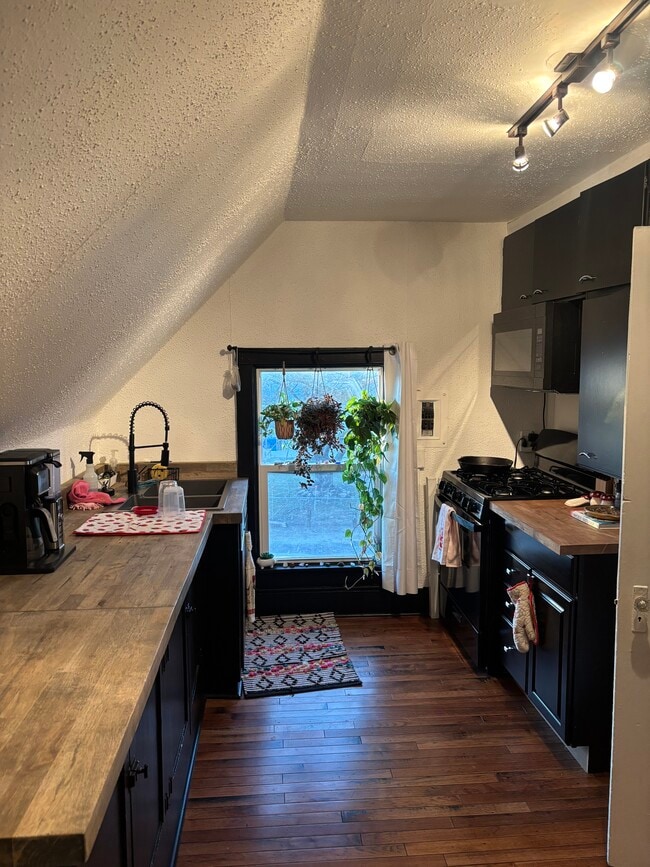 Photo - 1841 1/2 Highland Ave Unit 1841 Highland