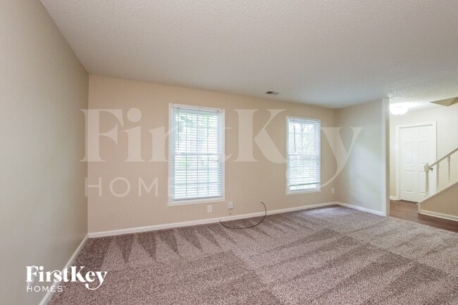 7225 Rollingridge Dr