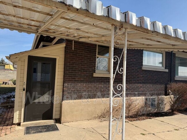 Building Photo - 810 W 300 N