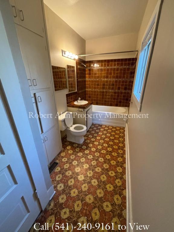 Photo - 207 NW 5th St