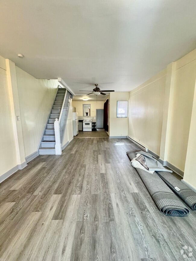 Building Photo - Spacious 3 Bed North Philadelphia Home | S...