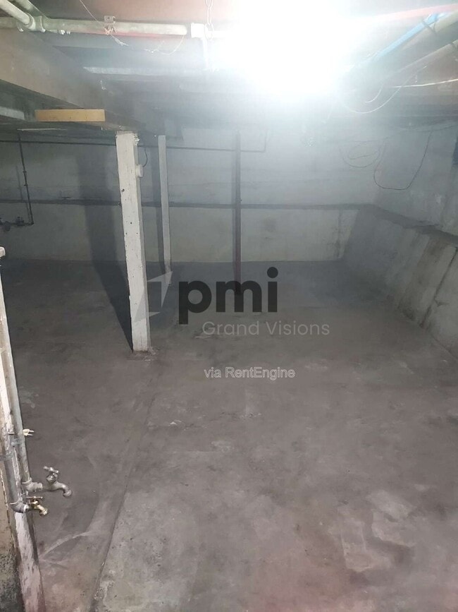 Photo - 1824 E Clay St