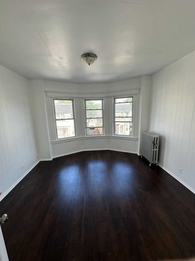 Building Photo - 309 Ellis Ave Rental