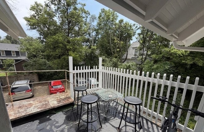 Photo - Cozy 1 Bedroom Apartment close to Aggieville!