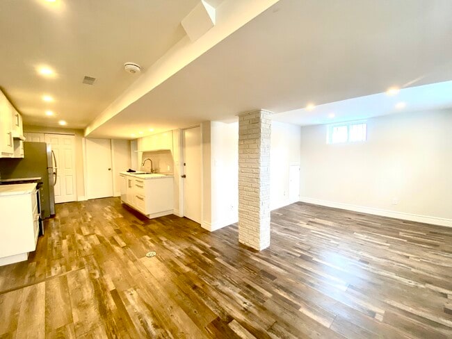 Building Photo - 254 Sanatorium Rd