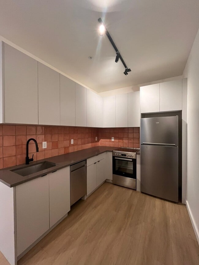 Building Photo - 328 Pacific Ave Unit 106