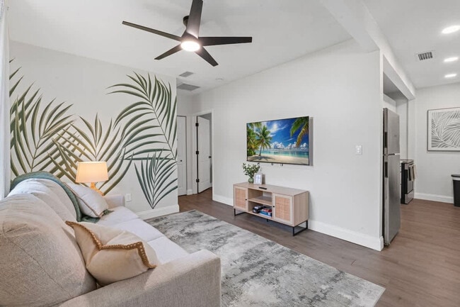 138 1/2 Oneida Street-SI ID1578545P