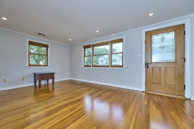 Photo - 13 Forbes Ave