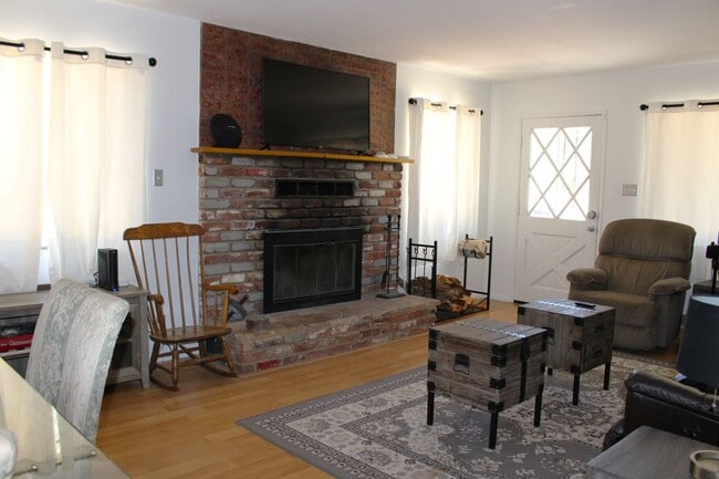 Photo - 101 Acorn Ave