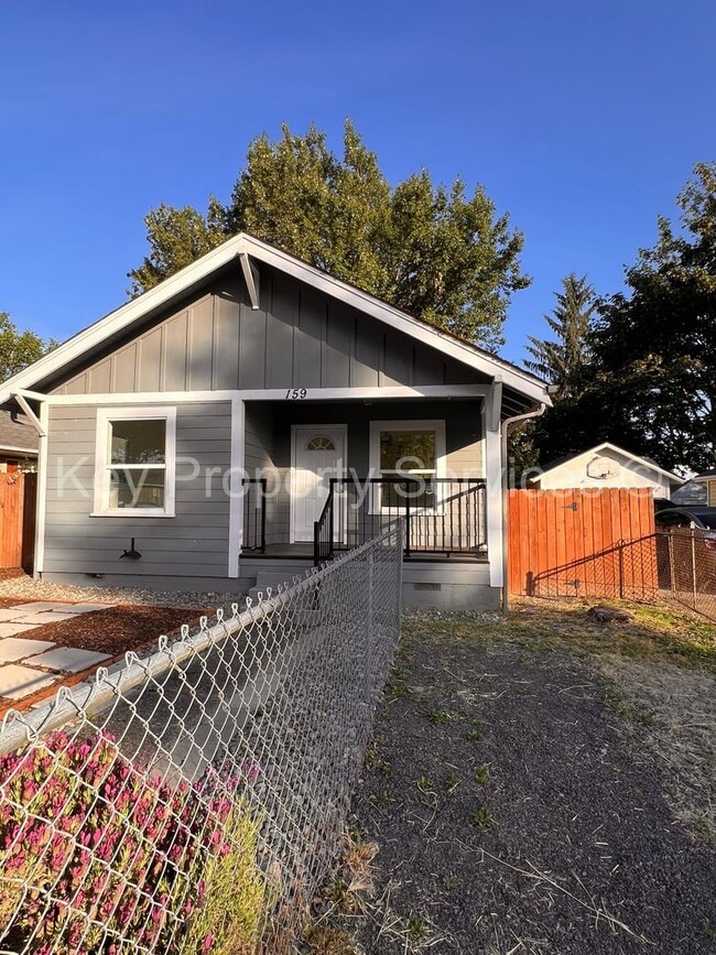 Photo - Renovated Longview Cottage with Huge Yard!