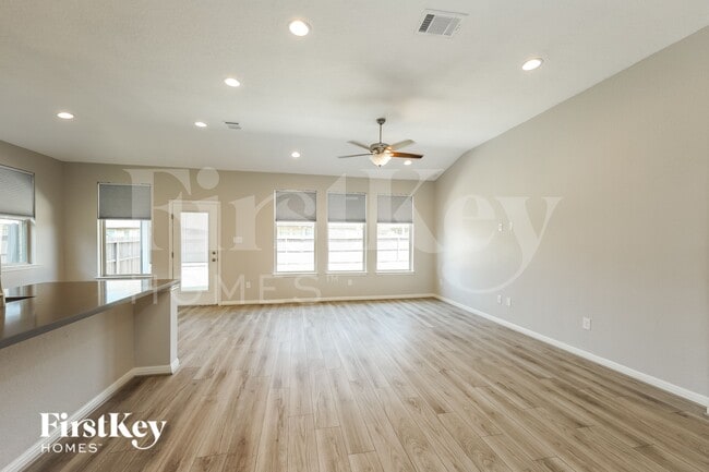 Photo - 2207 Tiptop Ln