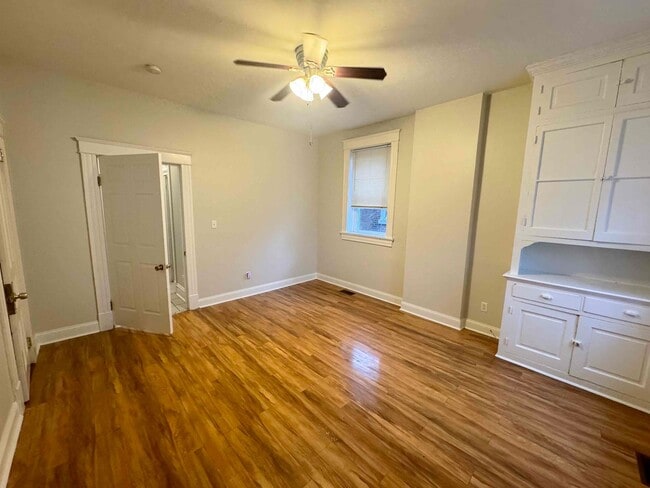 Building Photo - 3539 Giles Ave Unit 3539 Giles Rental
