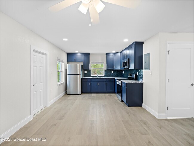 Photo - 101 Deland Ave Unidad 6