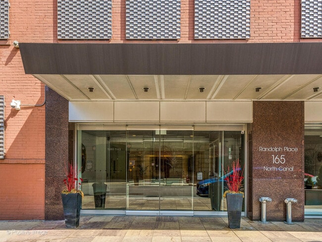 Photo - 165 N Canal St
