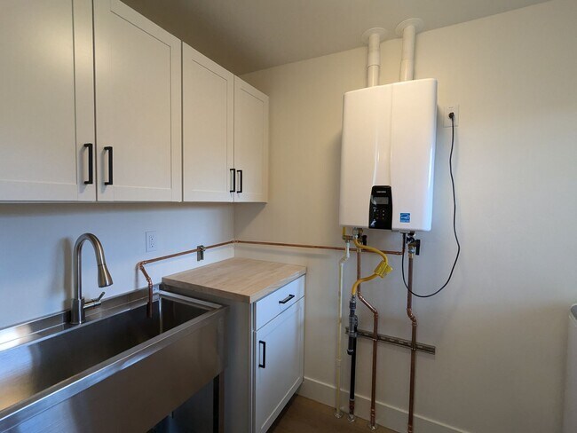 Photo - Stunning fully remodeled single-level 3x2 ...