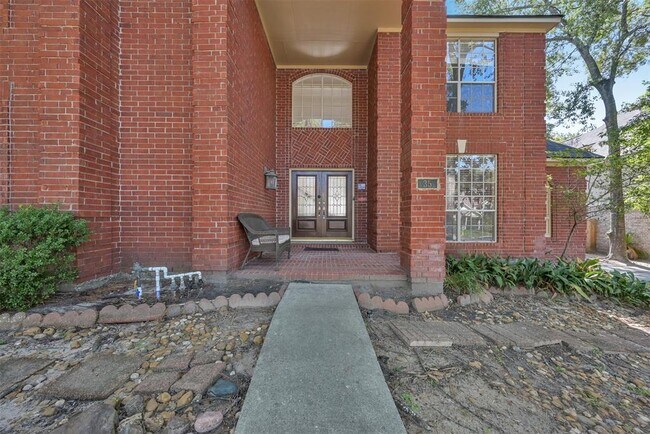 Photo - 35 Outervale Pl