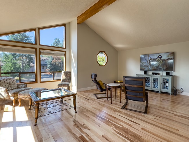 Photo - Spacious 3 Bedroom Cul-De-Sac Home in Cedar Mill with Easy Access to Nike, Intel, and St. Vincent