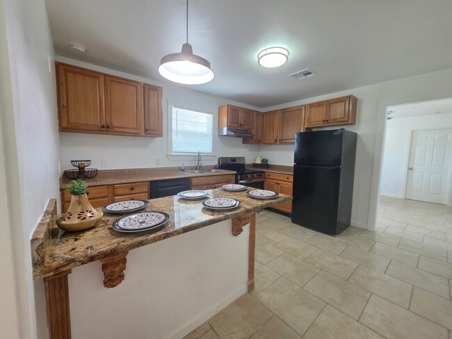 Building Photo - 556 Westwood Dr Rental