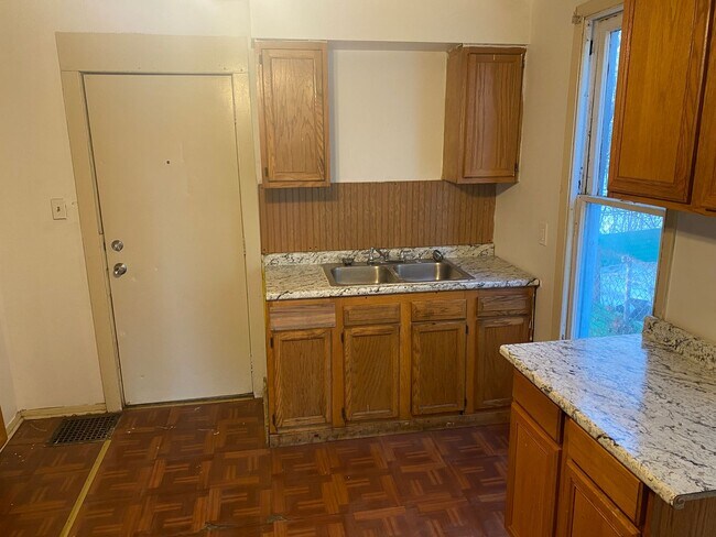 Photo - Spacious 3-Bedroom Home for Lease in Akron