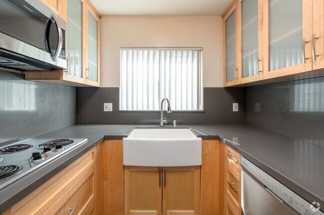 2BR, 2BA - 1,200SF - Kitchen