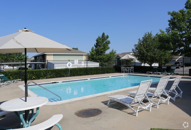 Photo - Country Village Apartments