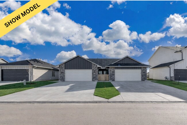 Building Photo - Pineway Maxwell Plan