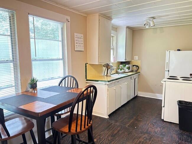 7439 Brace St Unit 1/2