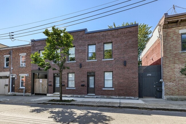 Building Photo - 284 Turgeon St