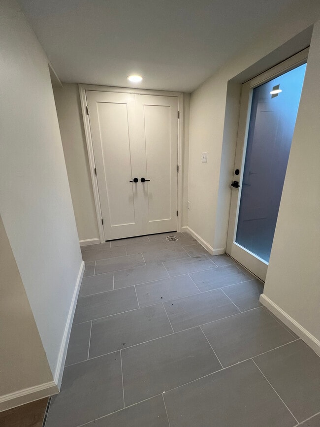 Building Photo - 1802 2nd St NW Unit B