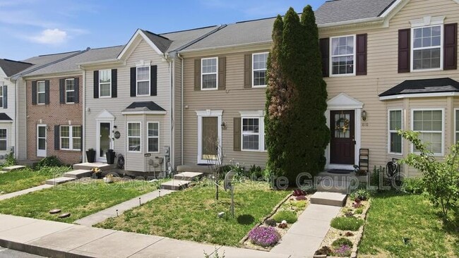 Building Photo - 808 Marquette Dr