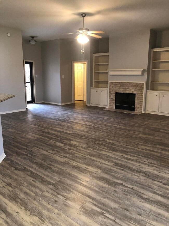 Photo - 7528 84th St